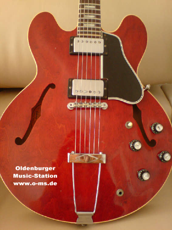 Gibson ES-335 Cherry 1966-2.jpg